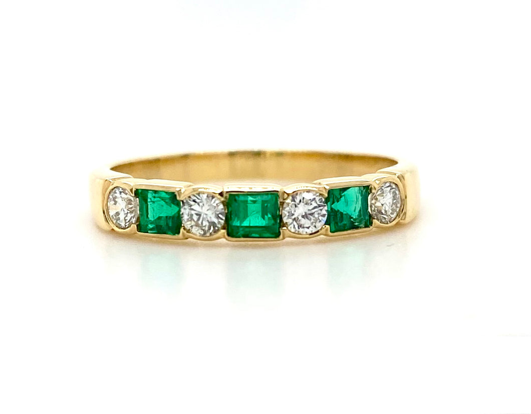 18ct Yellow Gold, Emerald & Diamond 7-Stone Ring