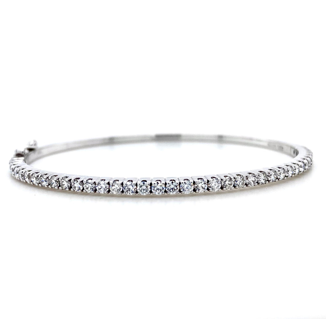 18ct White Gold, 1.64ct Diamond Hinged Bangle